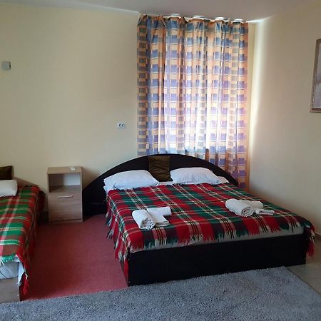Viriks Hotel Burgas Bagian luar foto