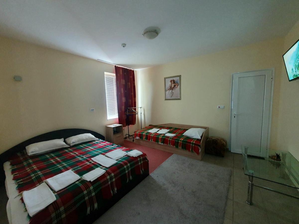 Viriks Hotel Burgas Bagian luar foto