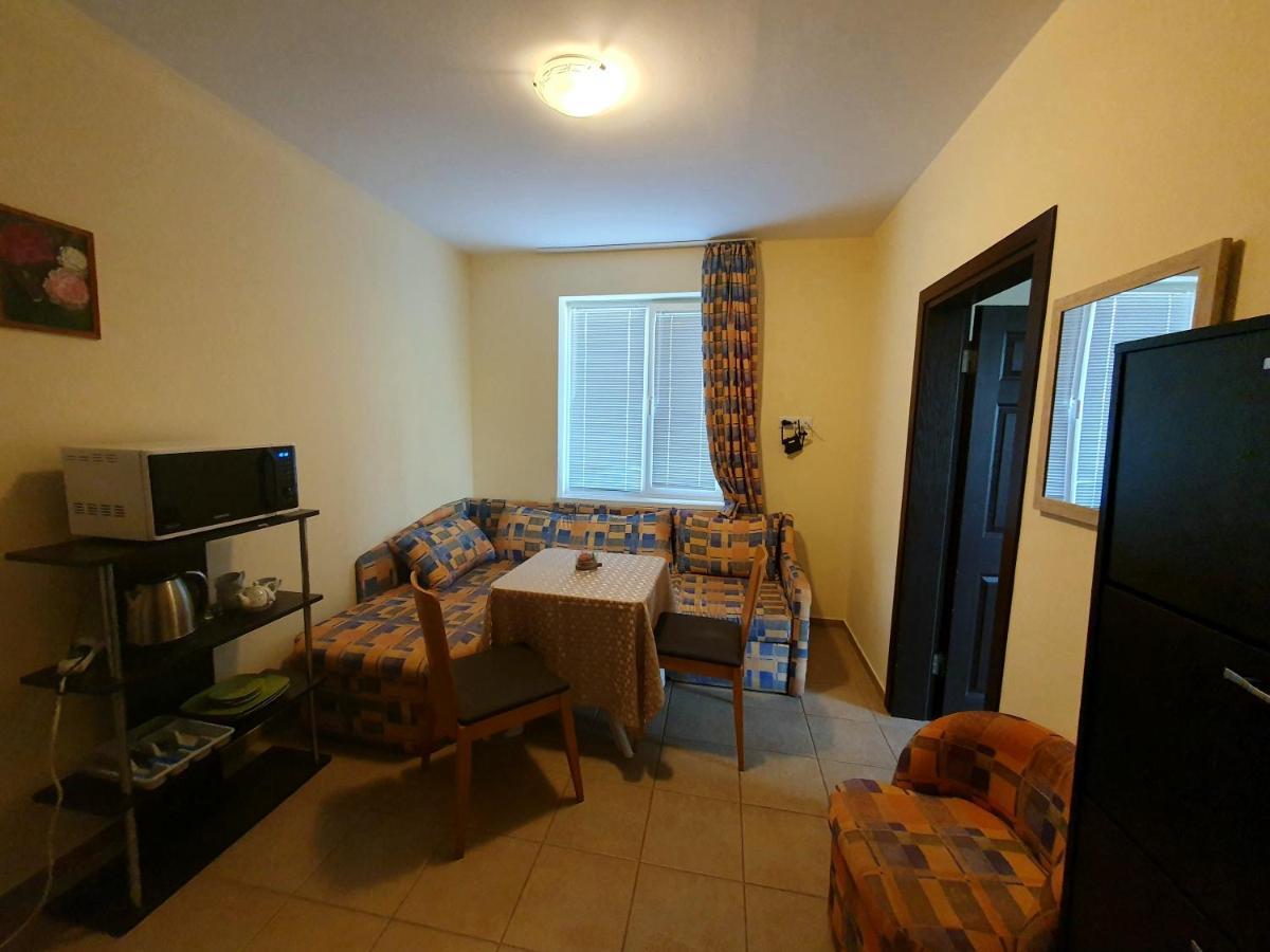Viriks Hotel Burgas Bagian luar foto
