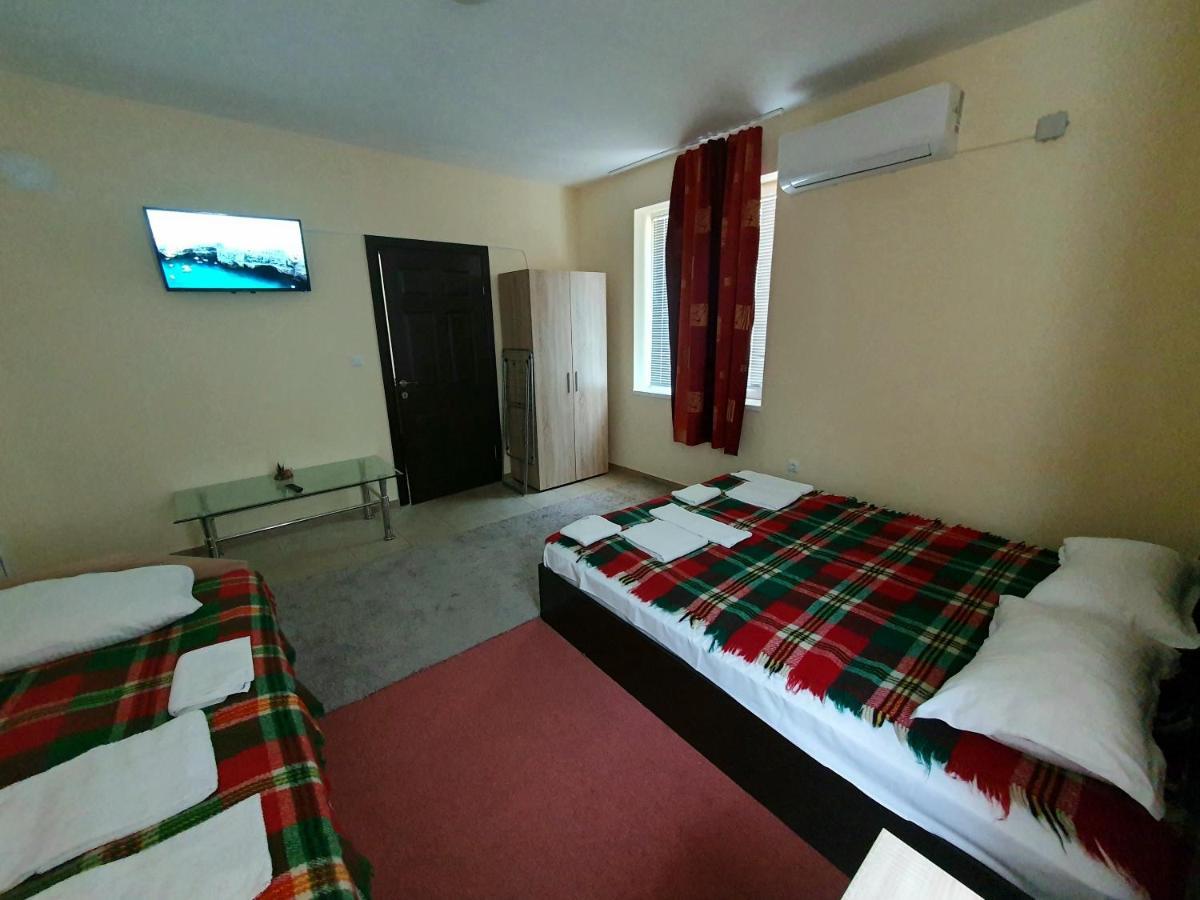 Viriks Hotel Burgas Bagian luar foto