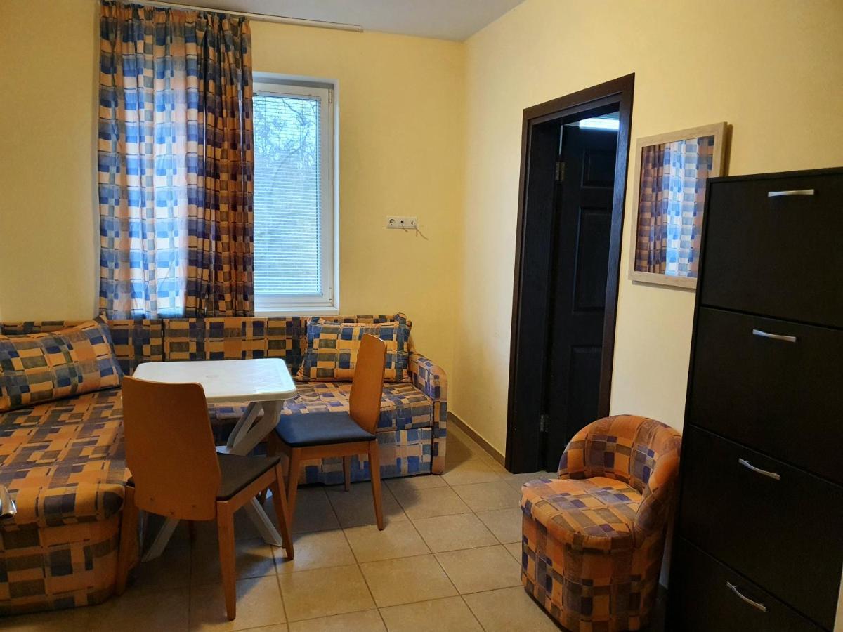 Viriks Hotel Burgas Bagian luar foto