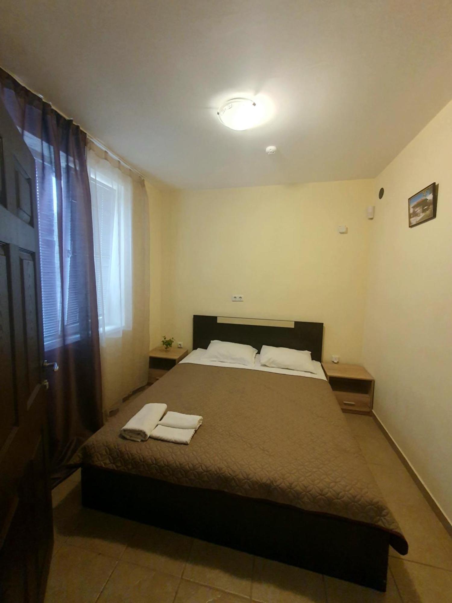 Viriks Hotel Burgas Bagian luar foto