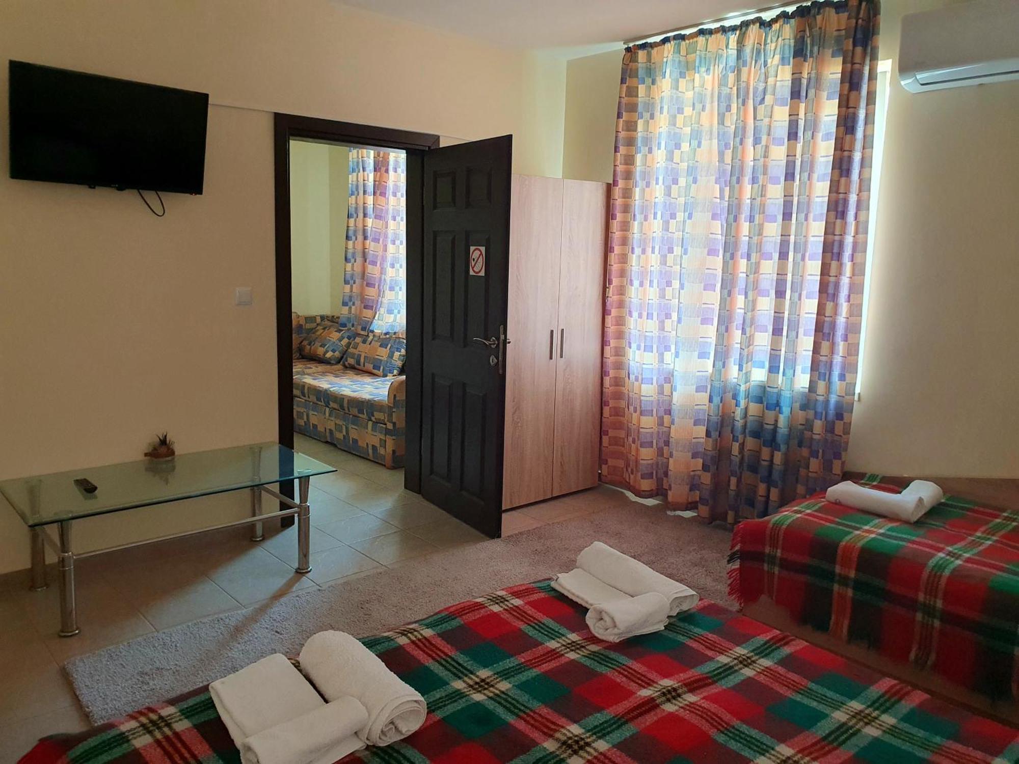 Viriks Hotel Burgas Bagian luar foto