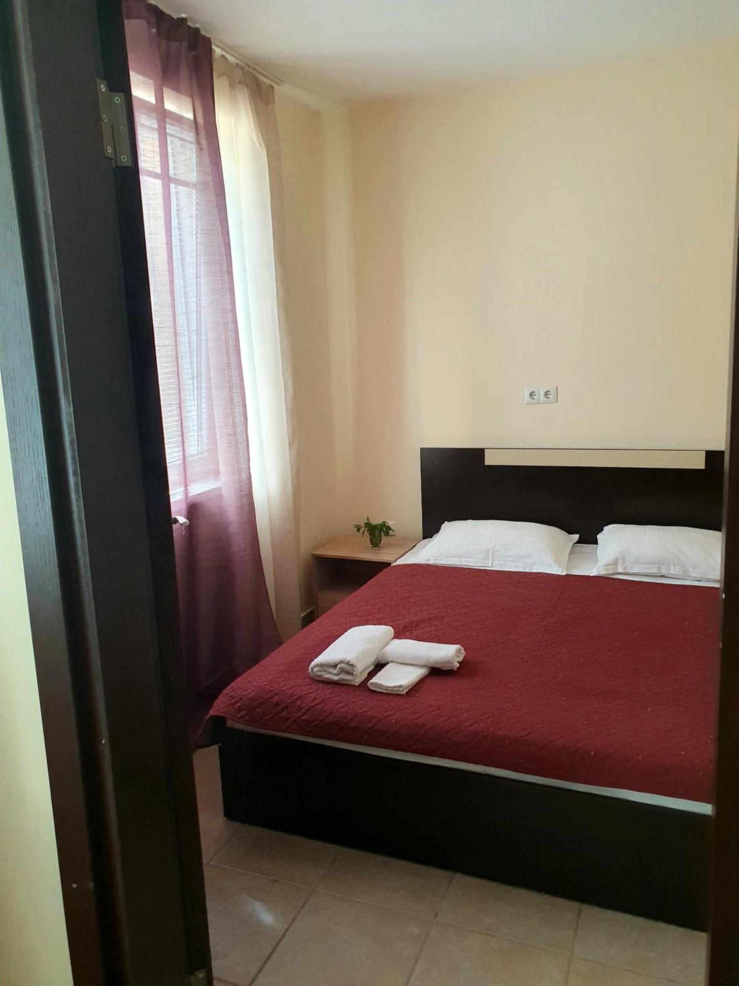 Viriks Hotel Burgas Bagian luar foto