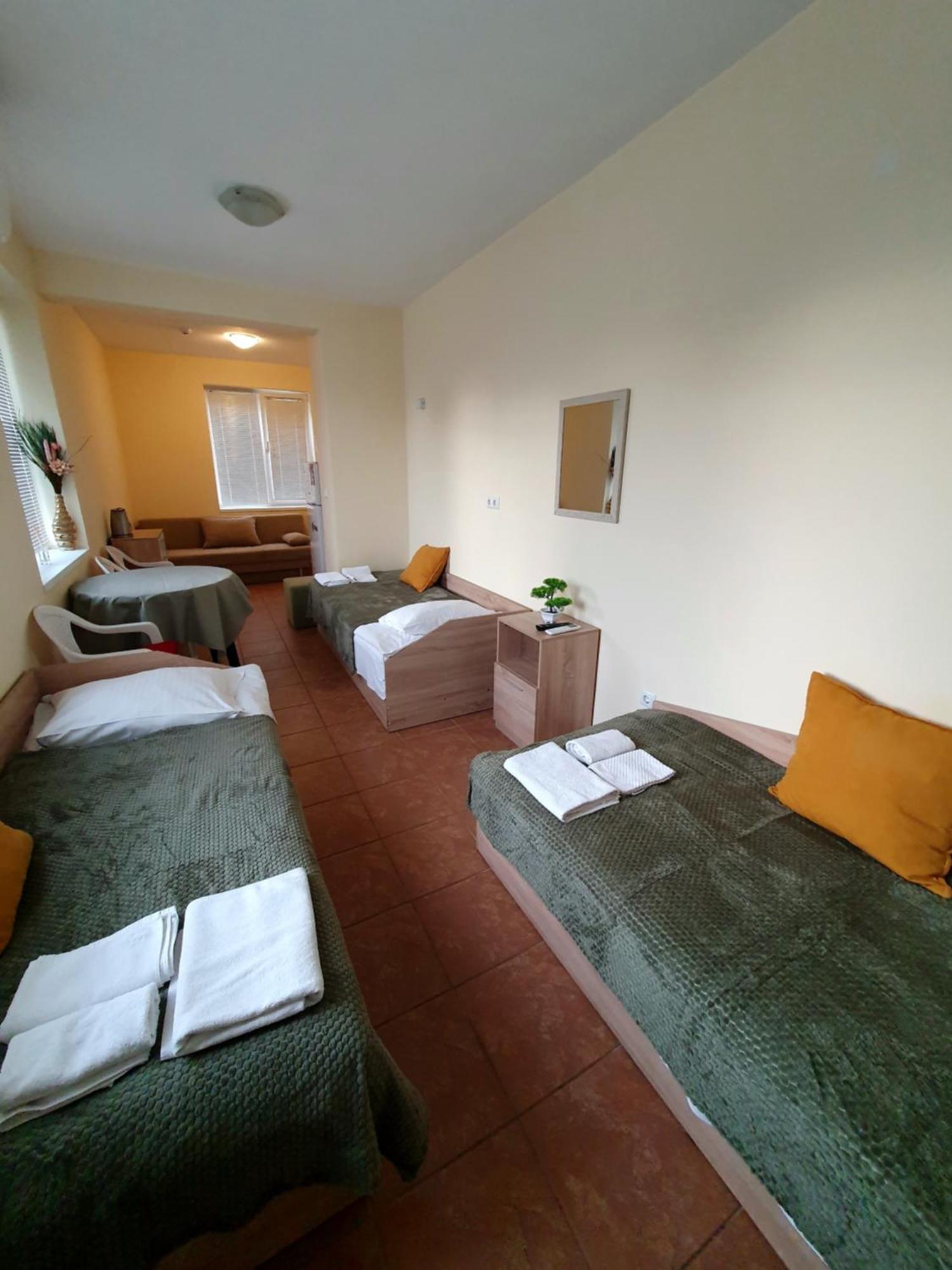 Viriks Hotel Burgas Bagian luar foto