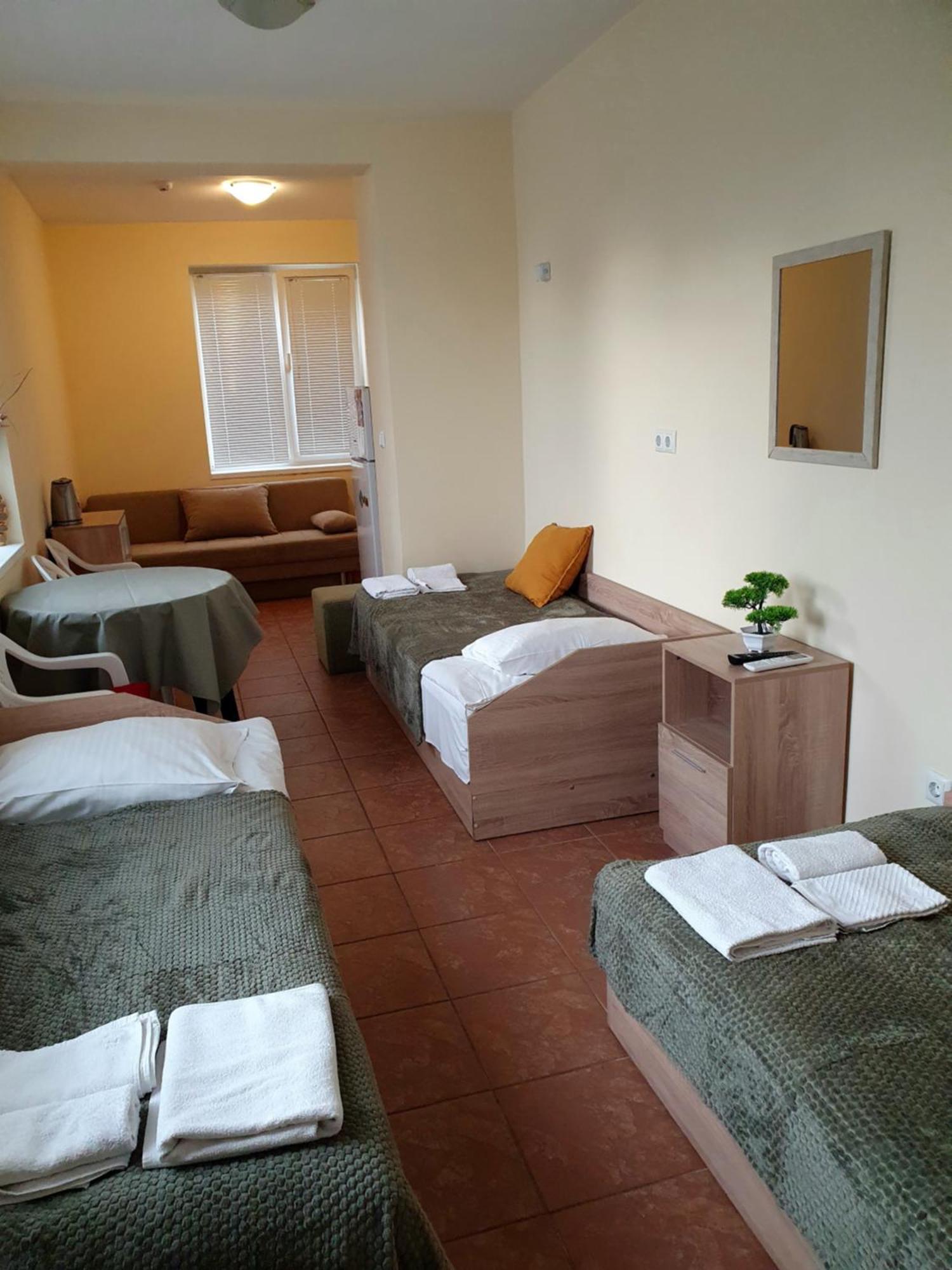 Viriks Hotel Burgas Bagian luar foto